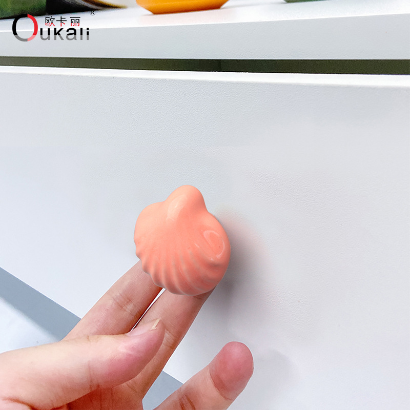 赤、青、緑の色の陶磁器、外国貿易、カスタムキャビネット家具、 - Furniture Hardware Trading のレビューと価格